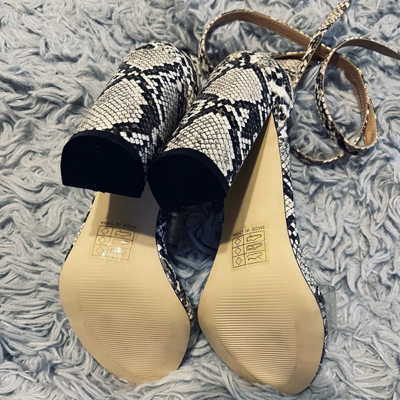 Simmi Shoes Snakeskin Clear Block Sandals - Picture 6 of 8